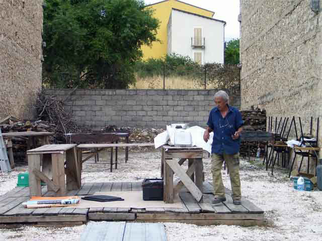 ugo-prepara-la-cucina